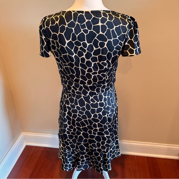 Michael Kors Nubian Giraffe Print Mini Dress with Cutout Size 6 NWT - Picture 4 of 9